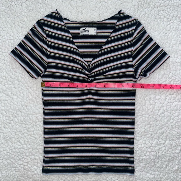 HOLLISTER baby tee stretchy v neck short sleeve navy stripes ruched bust line XS - Picture 5 of 5